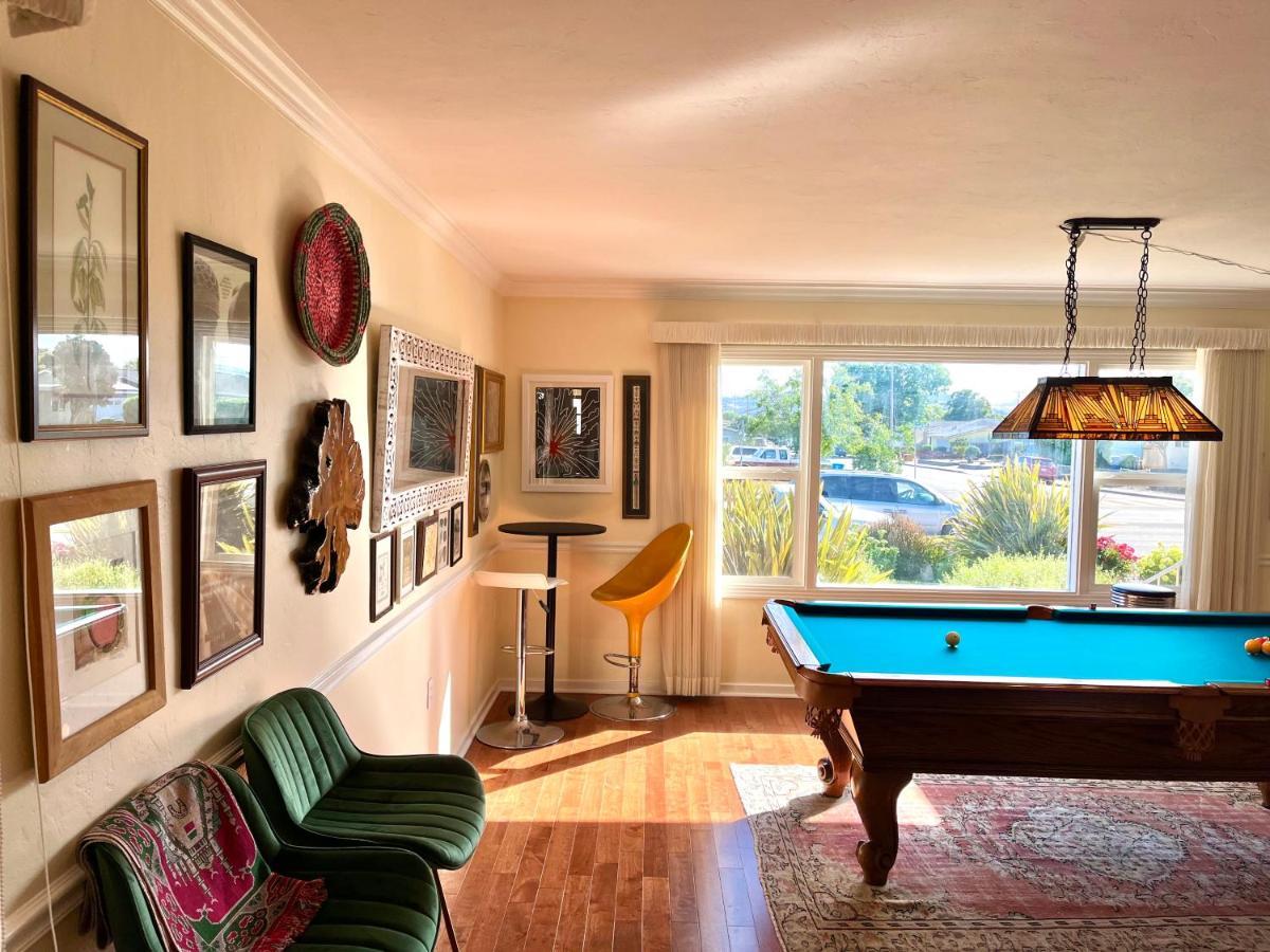 Spacious Renovated Petaluma Home- Pool Table, Fire Pit, Parking Exterior photo