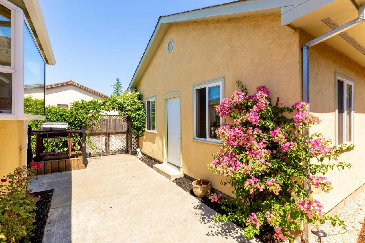 Spacious Renovated Petaluma Home- Pool Table, Fire Pit, Parking Exterior photo